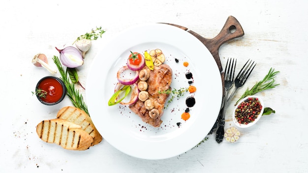 zestaw dań na stole